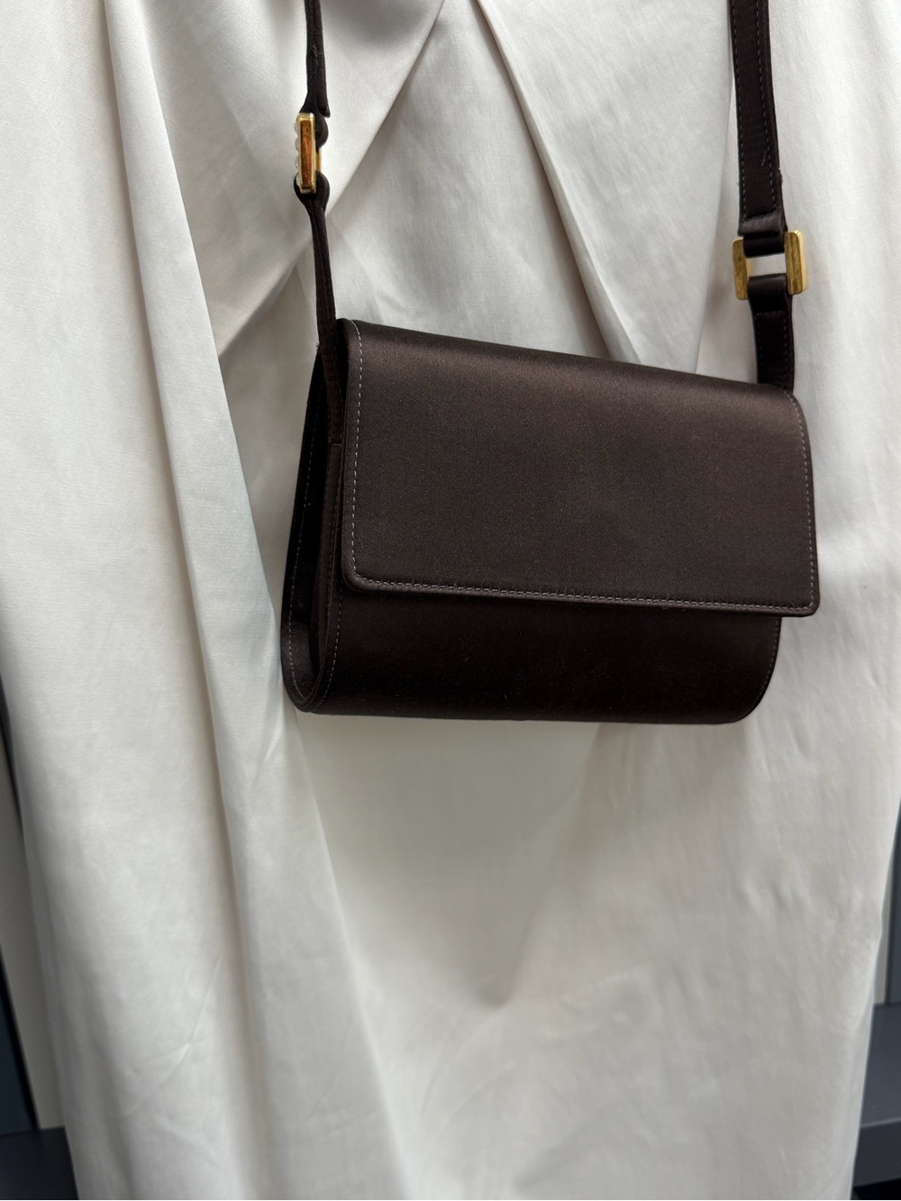 Sleek Dark Brown Leather Crossbody Bag
